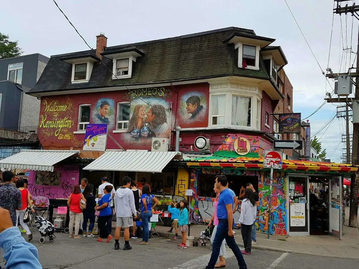 Comfortable Place At Downtown Of Toronto And Center Of Little Italy Hotel 0*,