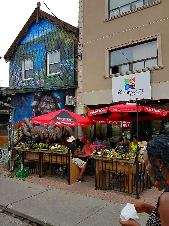 Guest house Comfortable Place At Downtown Of Toronto And Center Of Little Italy Hotel